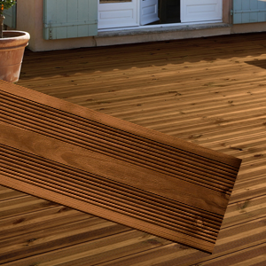 Lame de Terrasse 27x145x4200 Pin du nord traité marron CL.4 certifié PEFC - Vendu / paquet de 4 lames = 2,436m² GR