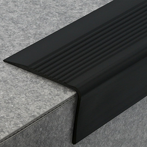 Nez de marche PVC noir 65x44mm L.1,70m - 7216130