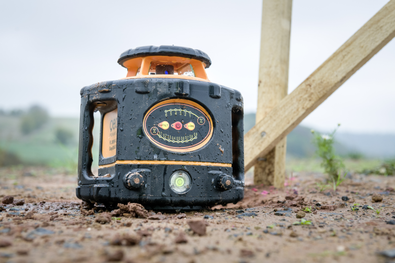 Laser rotatif FL300HV-G EasyGrade avec cellule FR50 + trépied FS20 + mire TN14 - GEOFENNEL - Zoom2