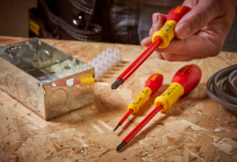 Jeu de 6 pces FATMAX tournevis isolés + pozi + testeur - Zoom2