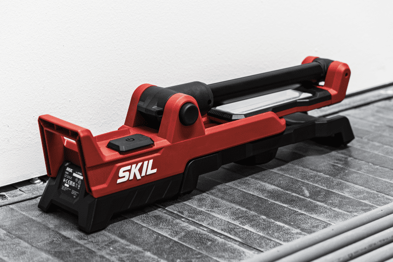 Lampe LED sur pied téléscopique 20V SKIL - Zoom3